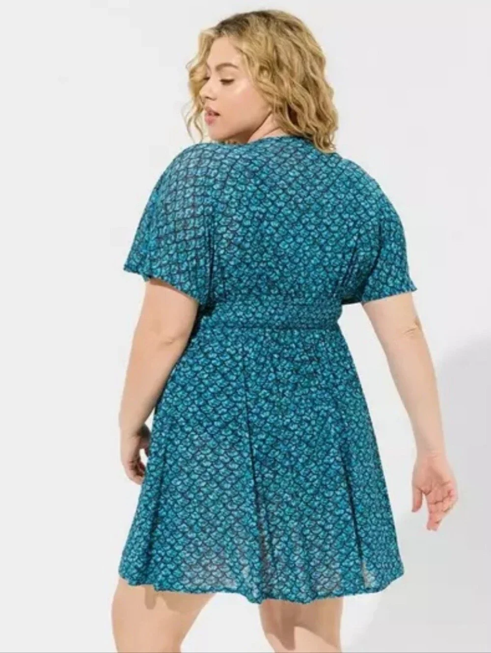 Torrid Chiffon Smocked Waist Cover-Up Dress Size 2 Color Mermaid scale EUC